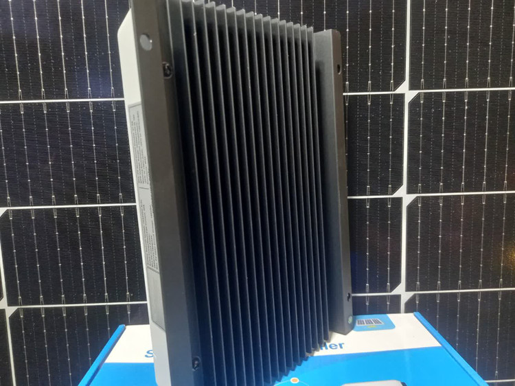 شارژ کنترلر MPPT خورشیدی 30 آمپر EPever مدل XTRA3210N XDB1