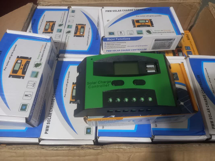 کنترل شارژر خورشیدی سولار 10آمپر 12/24 ولت دارای usb